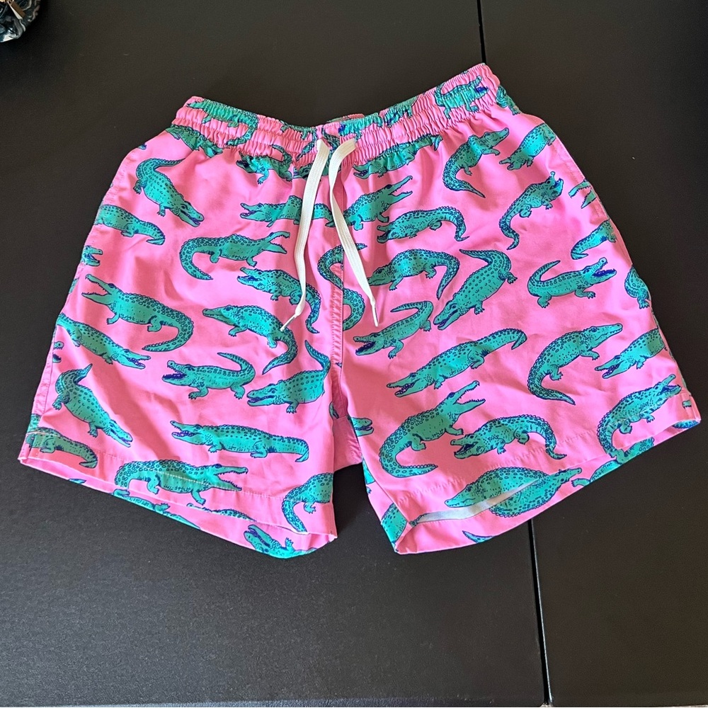 “Chubbies” Men’s Alligator Print Swim Trunks